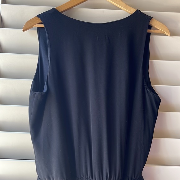 Jumper size M sleeveless belt waist, Sexy V neck, lining inside shorts - Picture 12 of 16